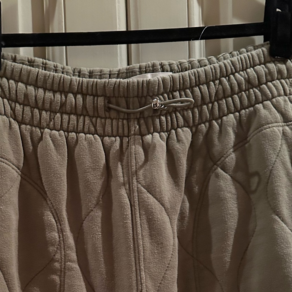 Abercrombie & Fitch Quilted Joggers - Picture 2 of 4